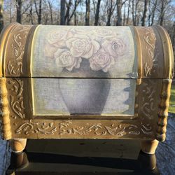 Vintage Decorator Storage Box With Flowers In A Vase