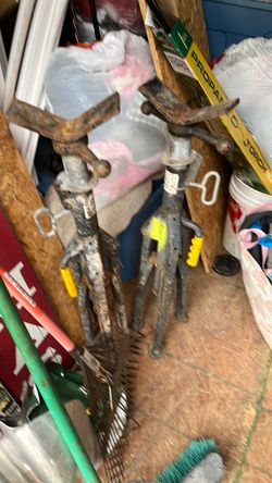 Pipe jacks