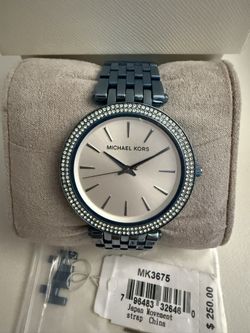 Beautiful Authentic Michael Kors Women Watch One Time Used