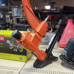  Central Pneumatic 99640 3-in-1 air flooring nailer and stapler