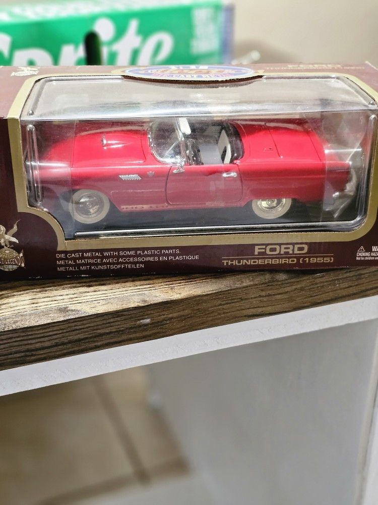 Die-cast Ford Thunderbird