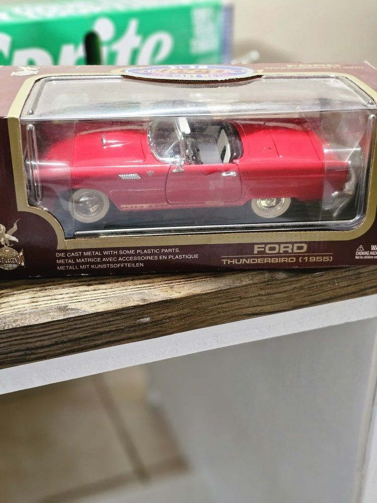 Die-cast Ford Thunderbird 