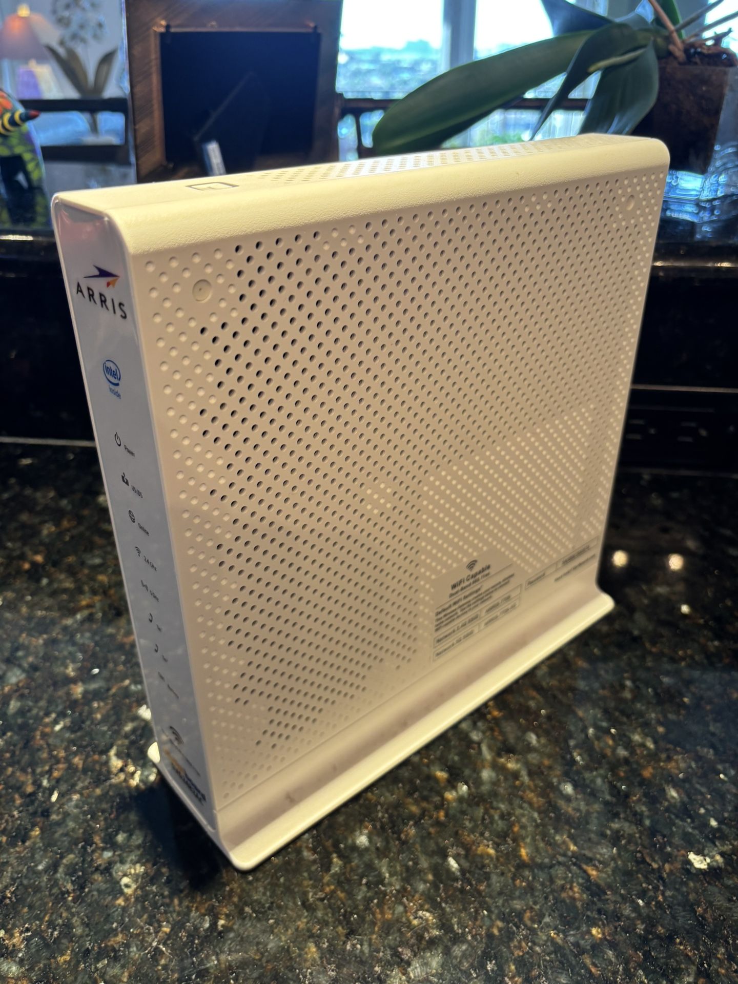 ARRIS SVG2482AC Surfboard Cable Modem and Wi/Fi Router