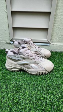 Reebok Cardi B Club C V2 Women's Shoes Size 9 Color Beige