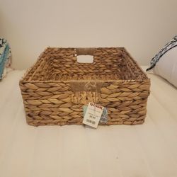 Tommy Bahama Basket