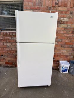 WHIRPOOL 30 INCHES REFRIGERATOR TOP FREEZER TRABAJA BIEN