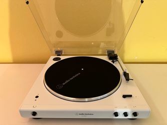 NEW Audio-Technica AT-LP60XBT Stereo Turntable with Bluetooth (White)