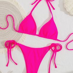 Women Swimsuit - Sized.    . S.      M.      L.   .xL