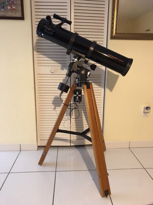 Celestron C4.5 Newtonian Telescope Polaris mount