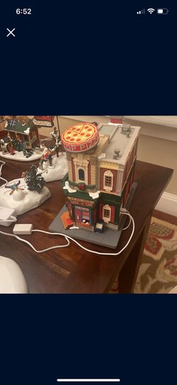 Lemax Village Collection Top Pizza, with 4.5V Adaptor #25860