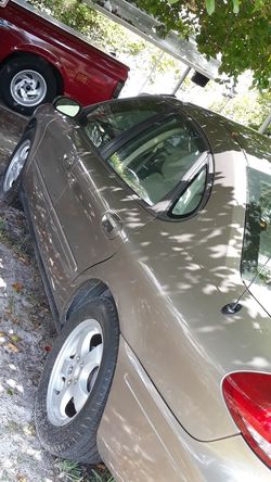 Ford Focus SE with 49000 miles in great condition very good wheels .