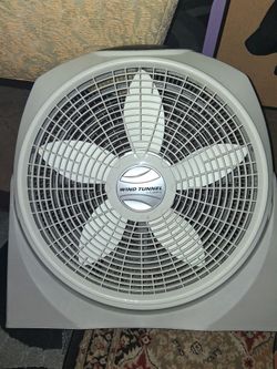 Lasko wind tunnel 20" inch fan missing. remote