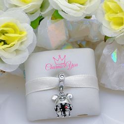 Adorable Charm 925 silver for Pandora moments bracelet.
