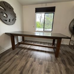RH dining Table 