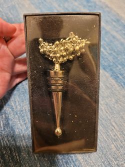 Metal Grape Wine Bottle Stopper