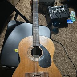 Acoustic Guitar Yamaha (Vintage)