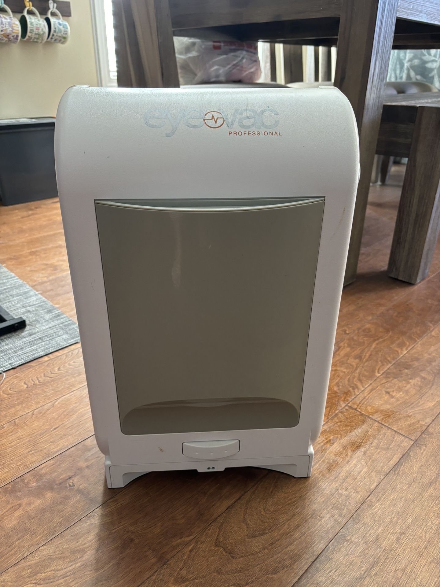 EyeVac Pro touch less Vacuum