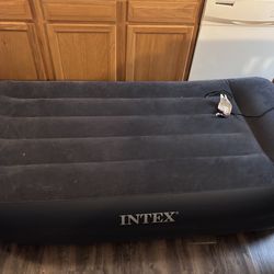Twin air mattress