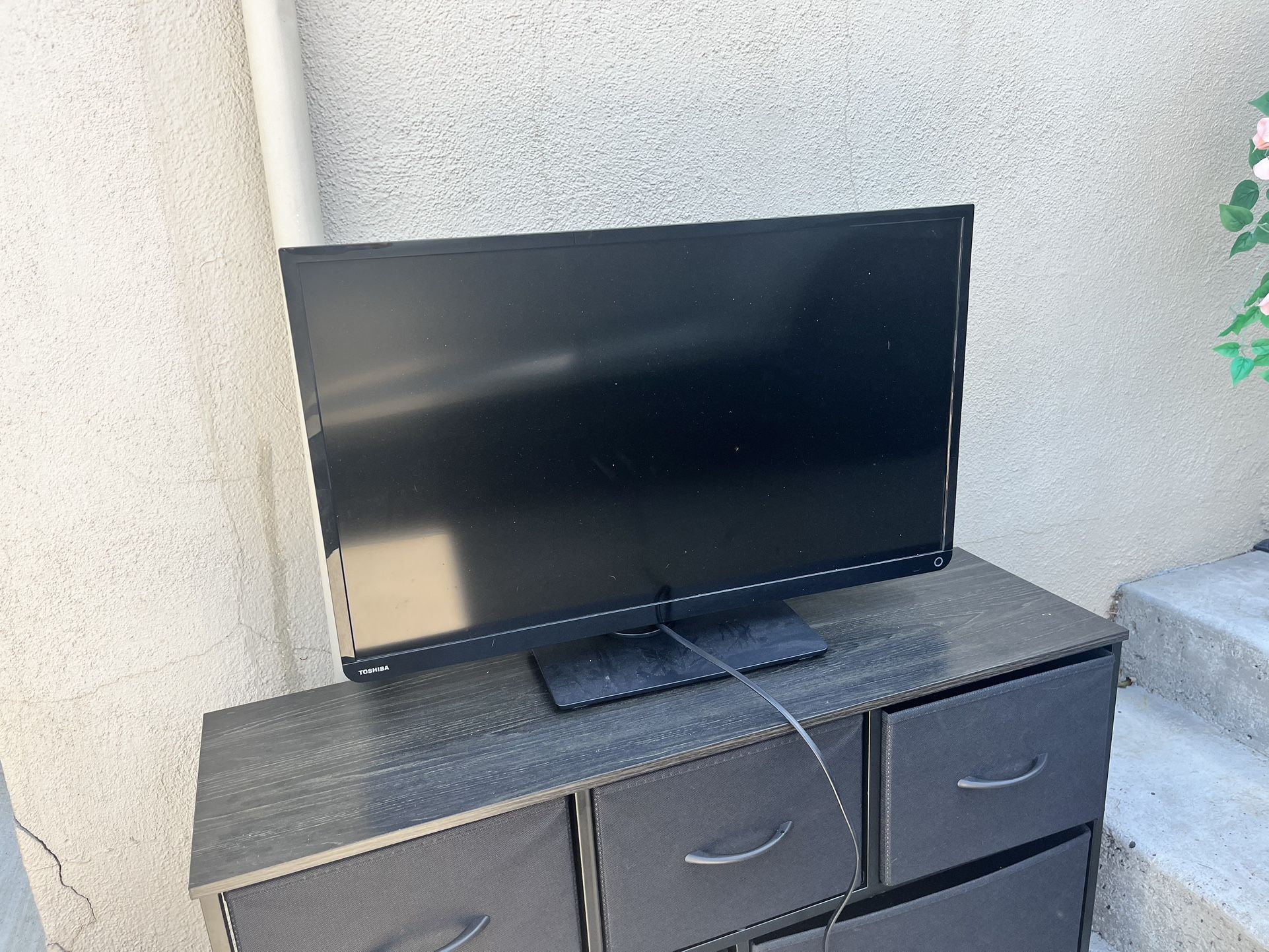 32” Toshiba TV