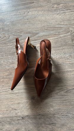 Kitten heels