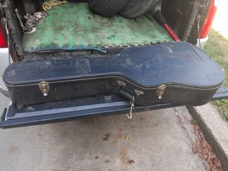 Guitar Case with 2 Turners