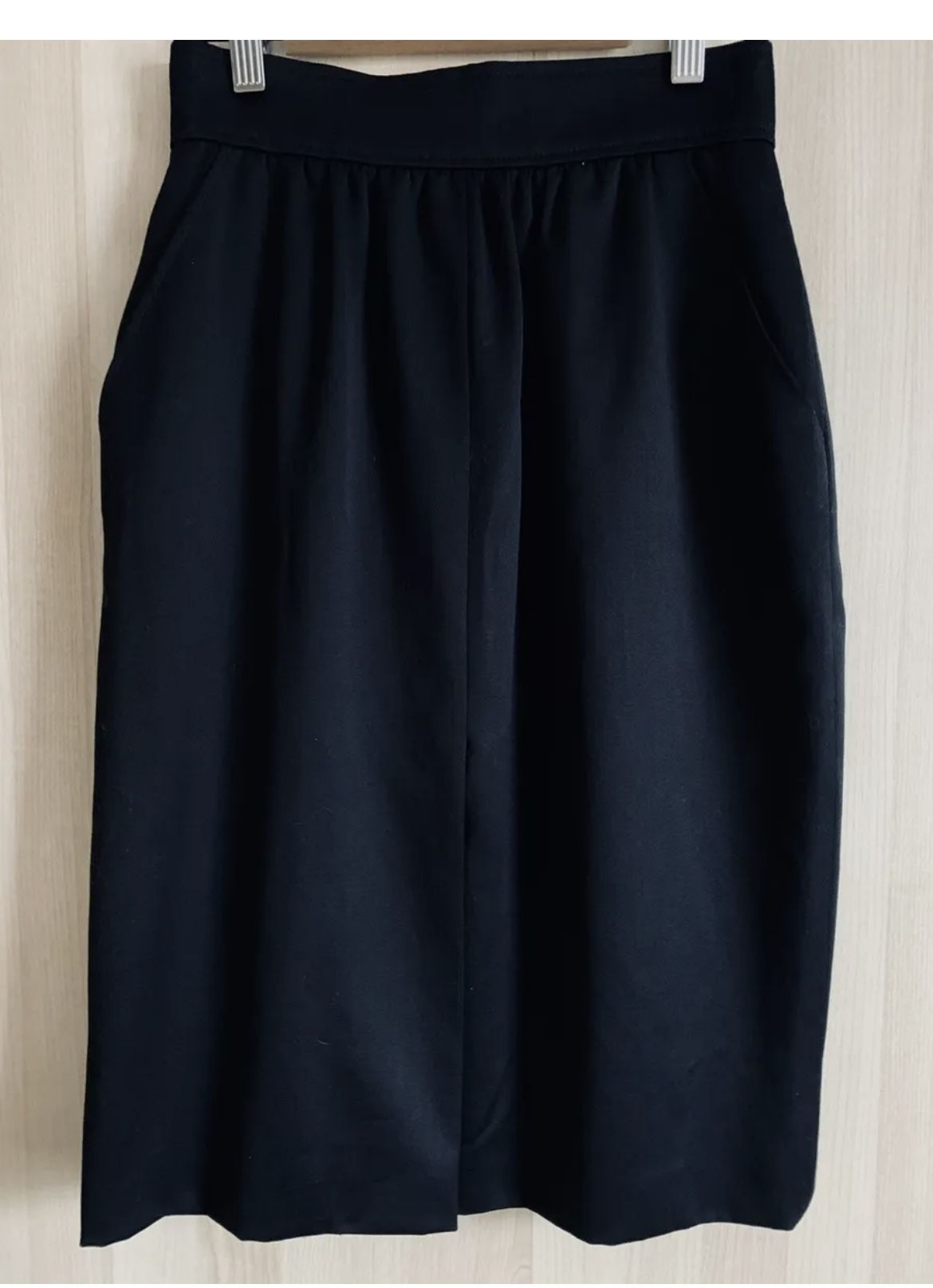 AUTH CHANEL BOUTIQUE WOOL BLACK PENCIL SKIRT,  Sz.4(US), 36(EU), EUC