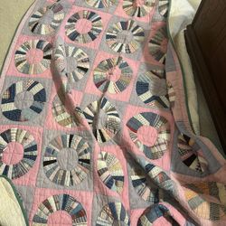 Vintage Handmade Quilts 