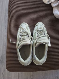 Nike peg army green