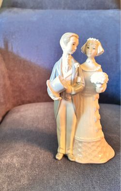 Lladro Statue Weeding couple