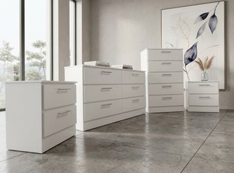 Dresser , chest and 2 nightstands - Cómoda , gavetero y 2 mesitas de noche