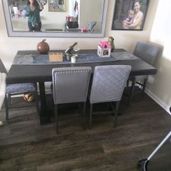 Dinning Room Table 