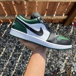 Jordan 1 Low Green Toe (Size 5.5Y)