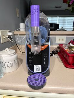 Ninja SLUSHi FS301 Slushie Maker 800W 5 Settings PurpleBlack w/ Carry Bag