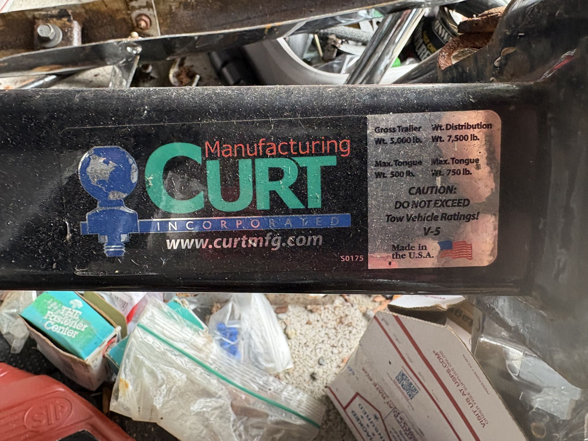 Curt Trailer Hitch - Model 56175