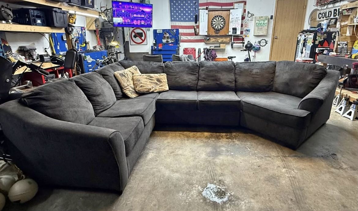 Sectional Couch 