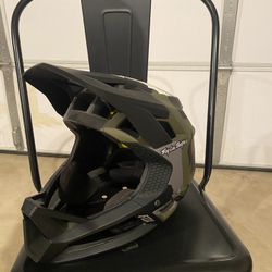 Mountain Bike Helmet 