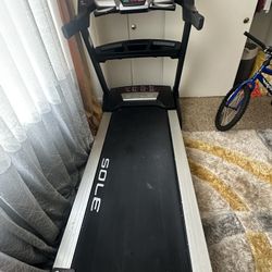 SOLE F80 Treadmill