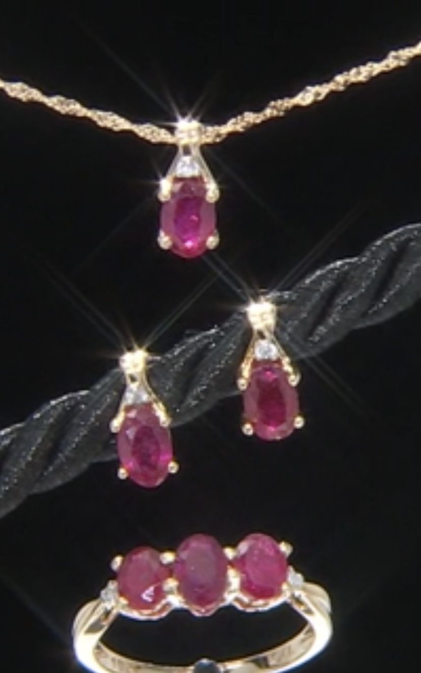 10kt Solid Gold Mahelo Ruby Ring Size 6 Earrings & Pendant 18 Inch Chain Included!