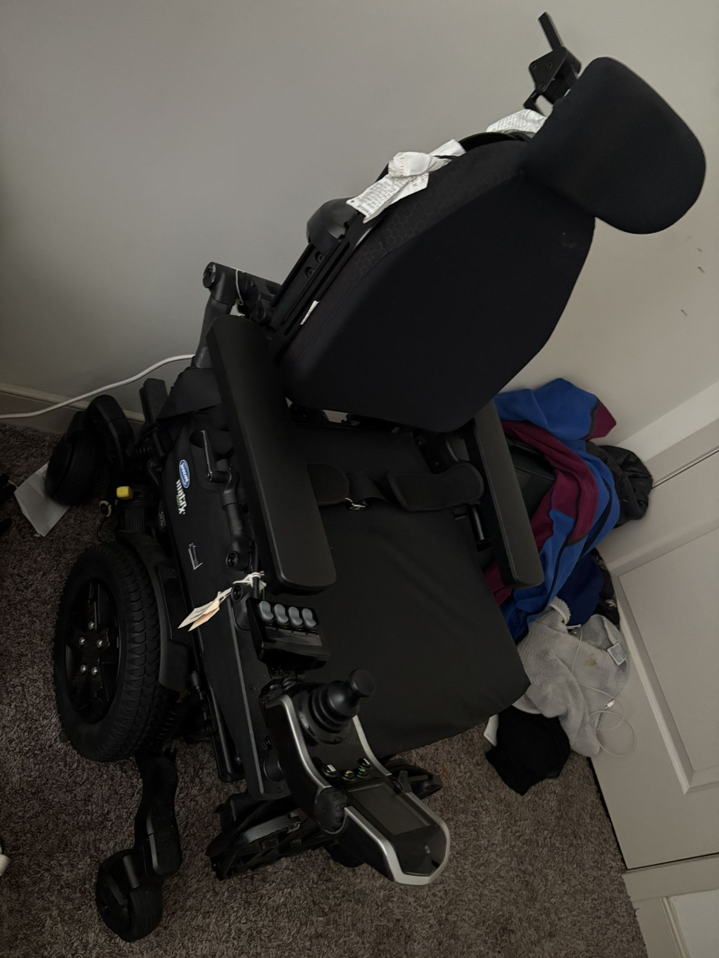Quantum Edge Stretto 3 Power Chair