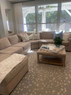 Coffee table/ ottoman