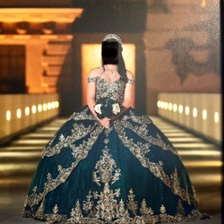 Emerald green XV dress