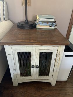 Side Table Farmhouse