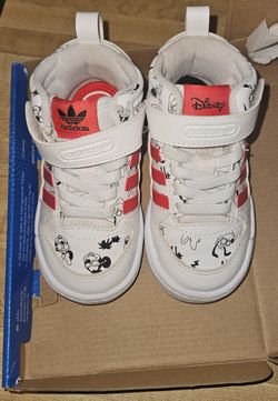 Adidas white and red shoes toddler size 6 (like new)