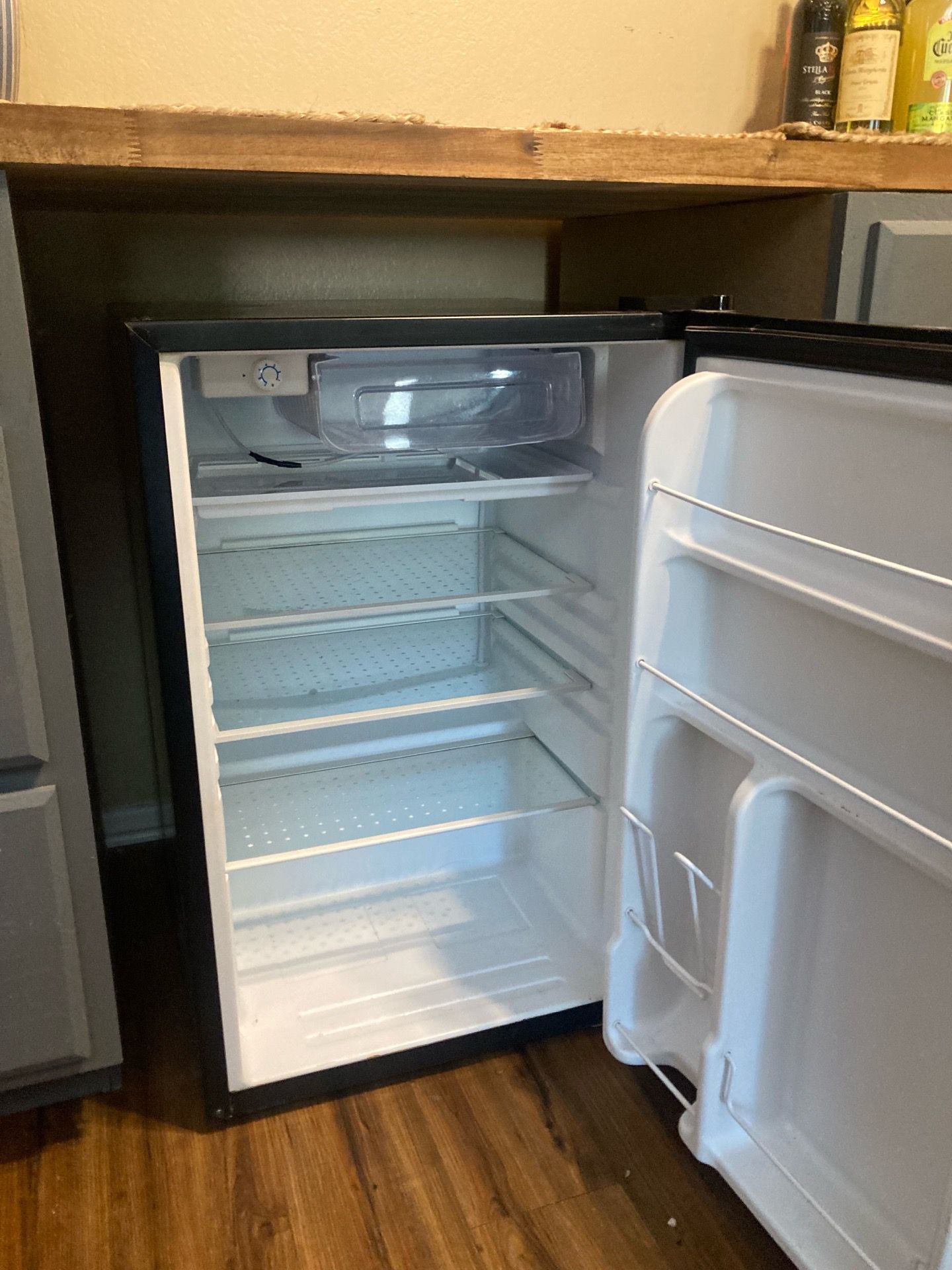 Mini fridge