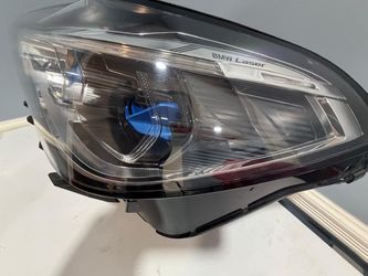 2021 bmw x5 M driver side headlight