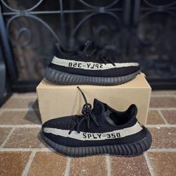 Adidas Yeezy Boost 350 V2 Core Size 11 mens