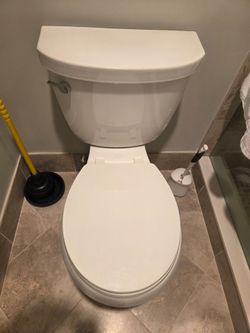 Nice Kohler Toilet excellent condition $ave 75%