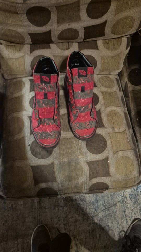 Vans Sk8 Hi Freddy Kruger House Of Terror Edition 