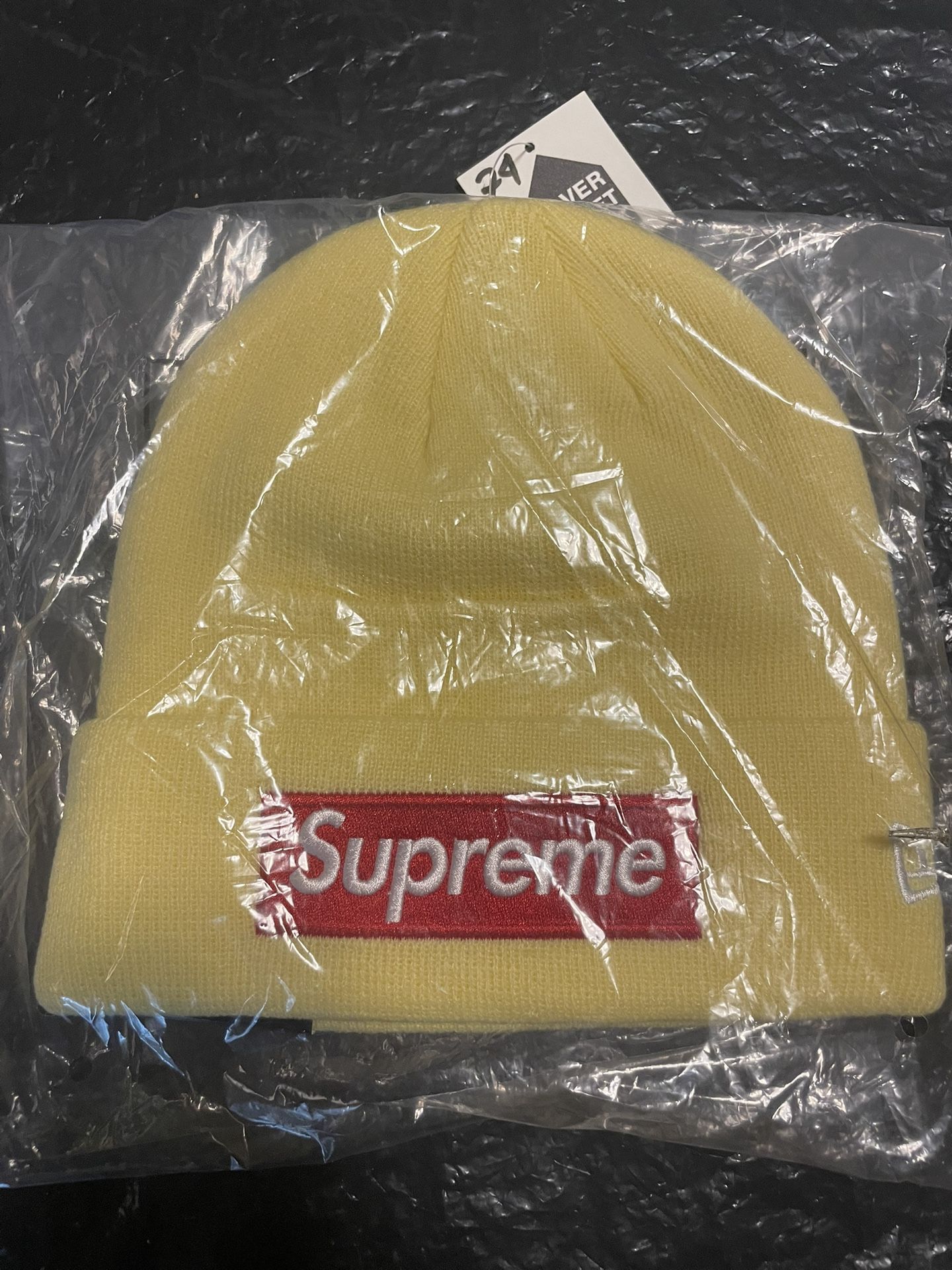 Supreme Red Box Logo Beanie 