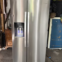 Refrigerator whirlpool